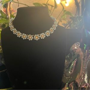 Sweet Daisy choker